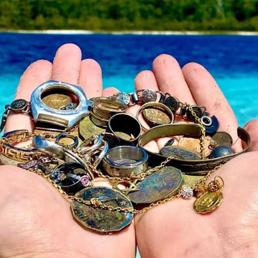 metal detectors - اجهزة كشف المعادن